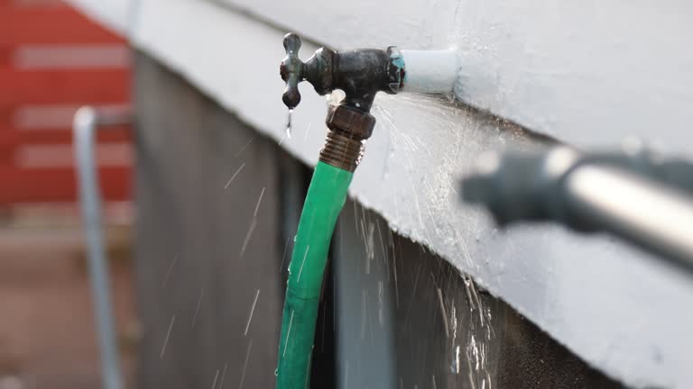 Affordable siding repair and maintenance services in Lillian, AL